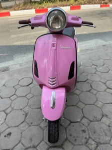 Xe điện vespa màu hồng giá rẻ
