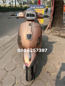 Xe điện Vespa đèn vuông nét nguyên bản đời cao